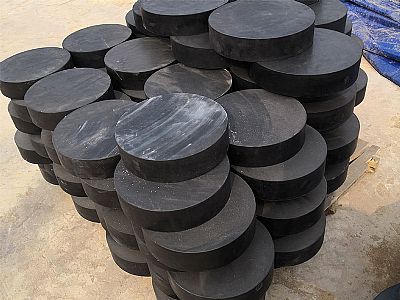 开原市板式橡胶支座由若干层橡胶片与薄钢板经加压硫化